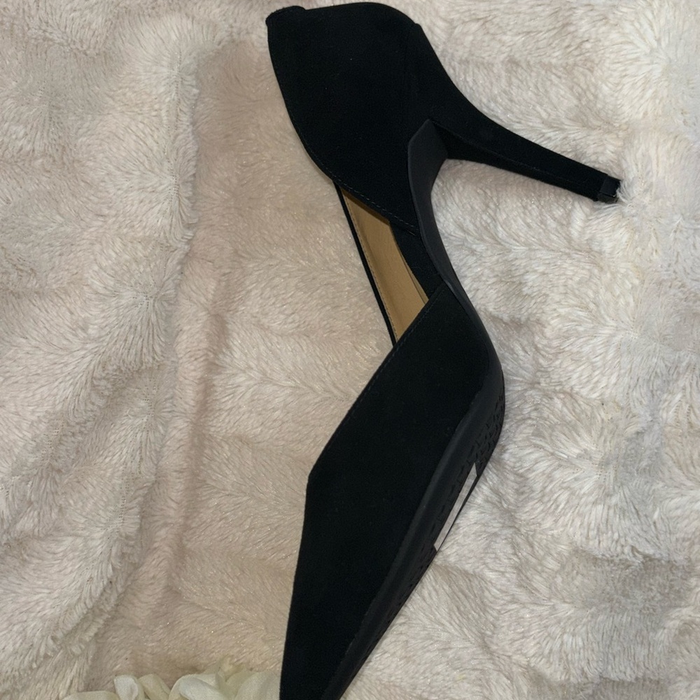 Michael Kors Classic Black Heels size 9 - Picture 5 of 14